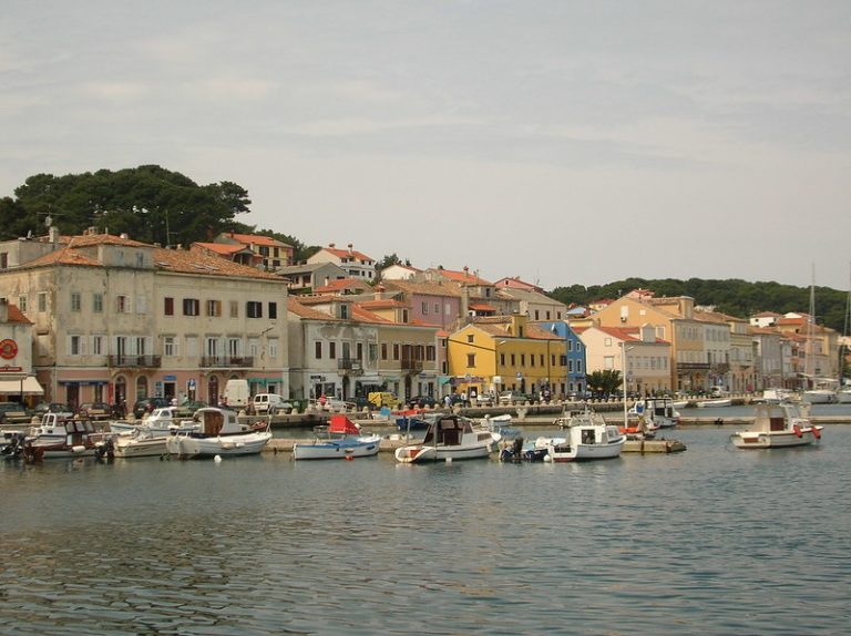 catamarano pesaro lussino prezzi